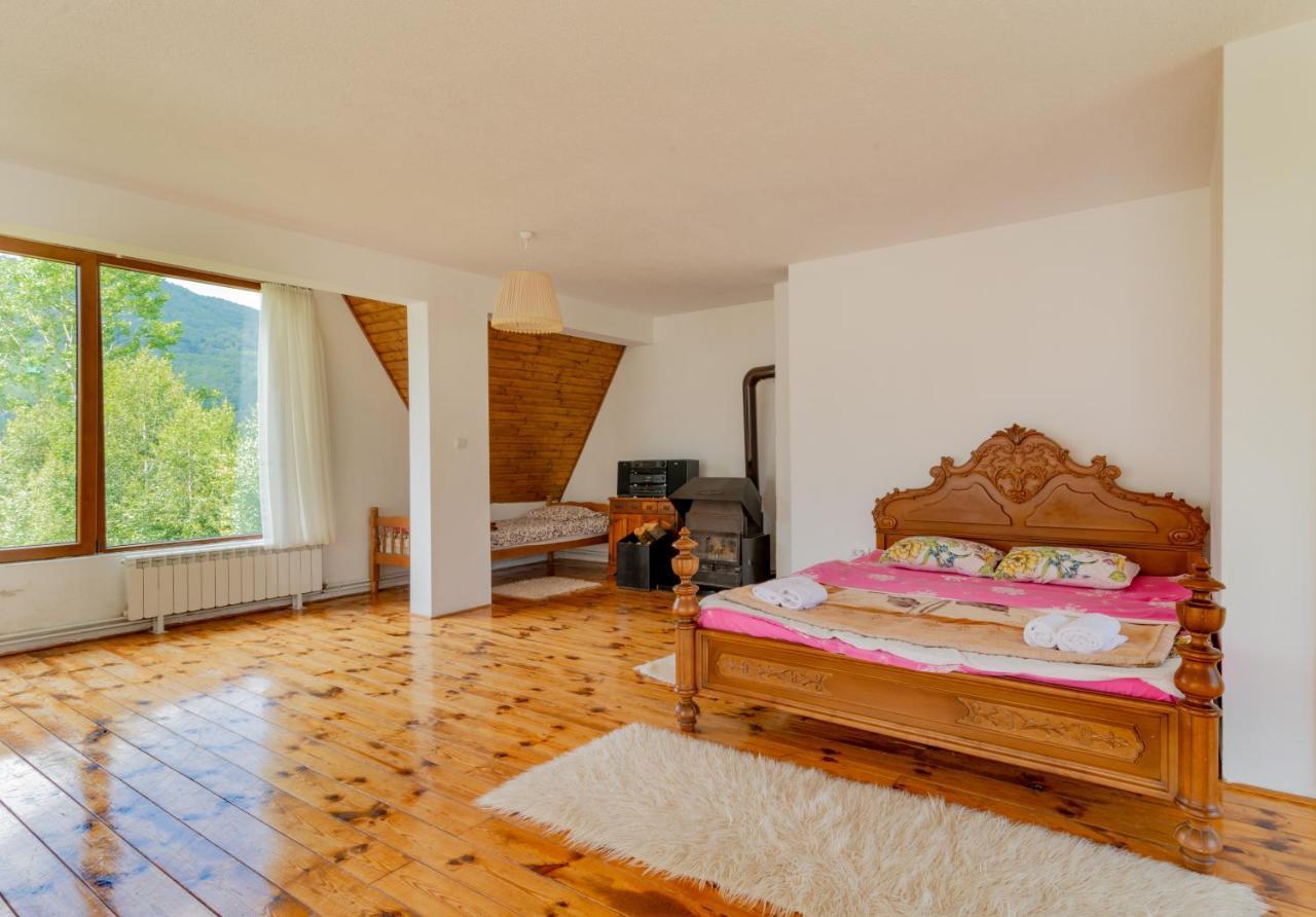 Etno Selo Montenegro Hotel Pluzine Exterior photo